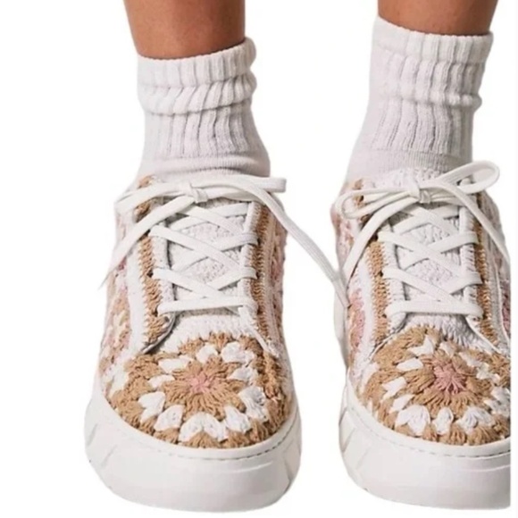NWT FREE PEOPLE Catch Me If You Can Crochet Sneakers Cream/Pink Size EU39/US… - Picture 1 of 8